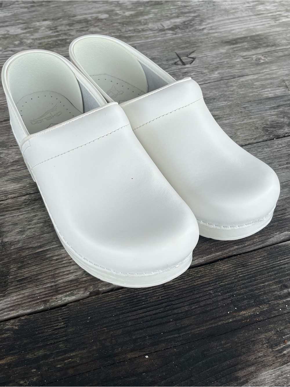 DANSKOS CLOGS   White - SZ 8.5 Comfortable Slip-On Shoes, never worn